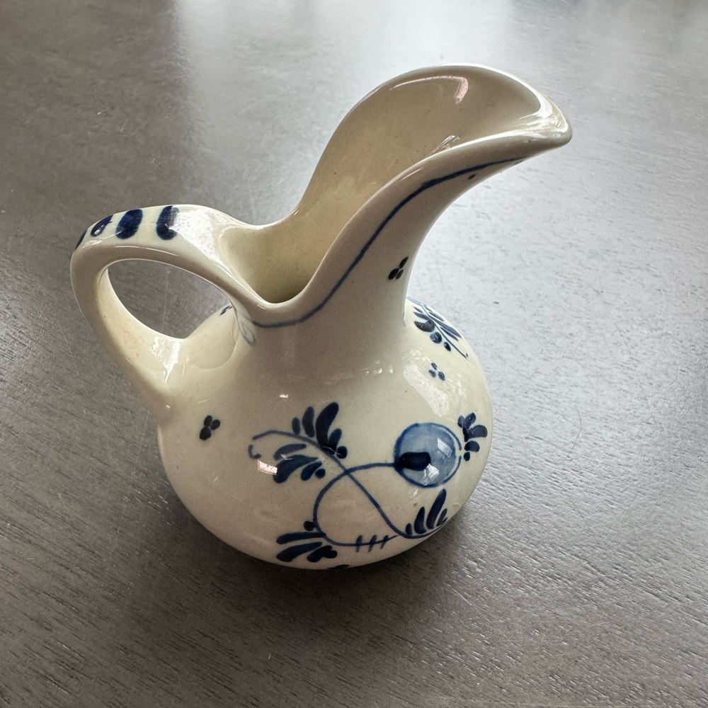 Delft Ceramic Syrup Picture